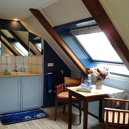 Bed & Breakfast “ Gastvrij Onthaal “ Een-West Extérieur photo